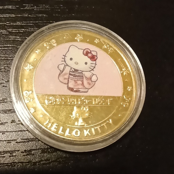 NEW Set of 5 Collectible Hello Kitty Coins released for her 50th Anniver… - Picture 4 of 8